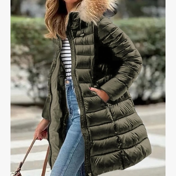 Stay warm and stylish Elegant green Long puffer jacket - Picture 1 of 4